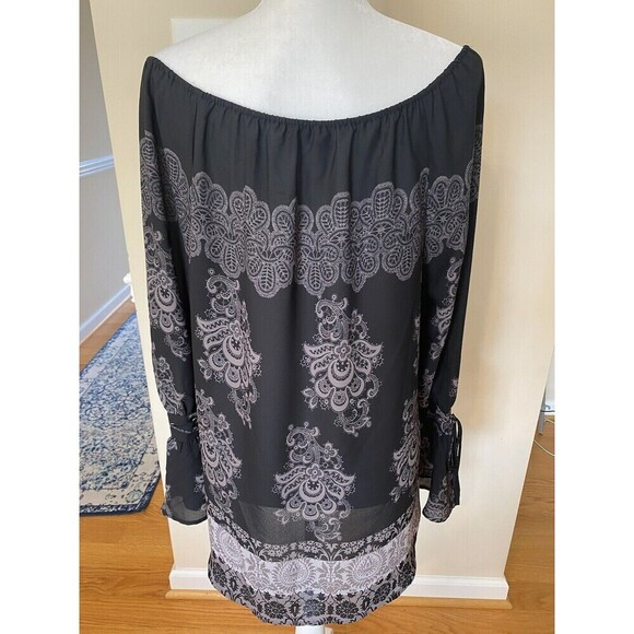 Hot In Hollywood Women’s Off The Shoulder Boho Style Blouse Size M NWT - Picture 8 of 8